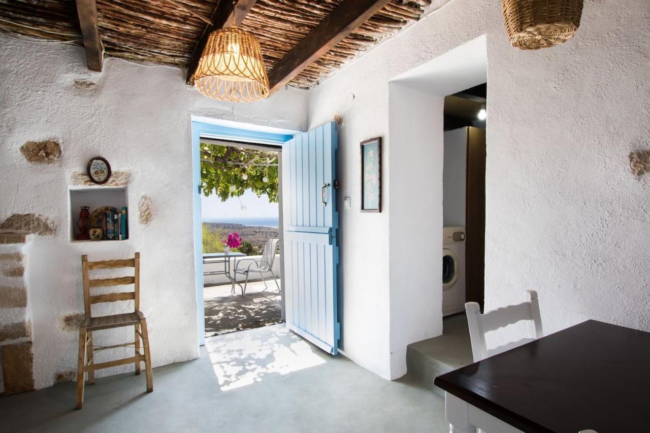 Vatha Traditional Cottage With A View Menetai Экстерьер фото