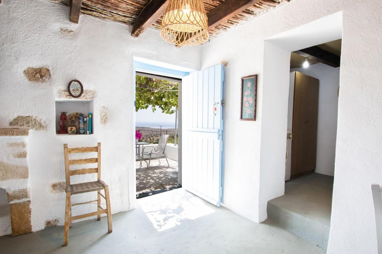 Vatha Traditional Cottage With A View Menetai Экстерьер фото