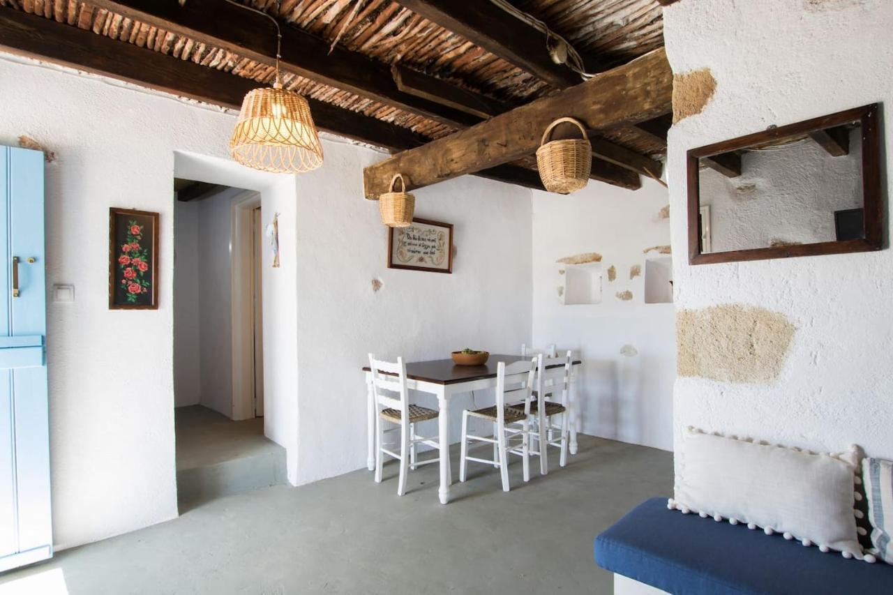 Vatha Traditional Cottage With A View Menetai Экстерьер фото
